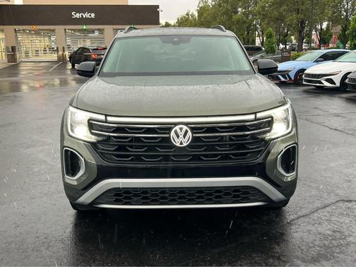 Avocado Green 2024 Volkswagen Atlas 2.0T Peak Edition SE w/Technology