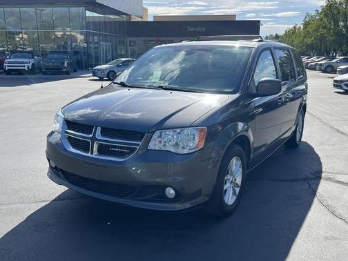 Granite Pearlcoat 2019 Dodge Grand Caravan SXT