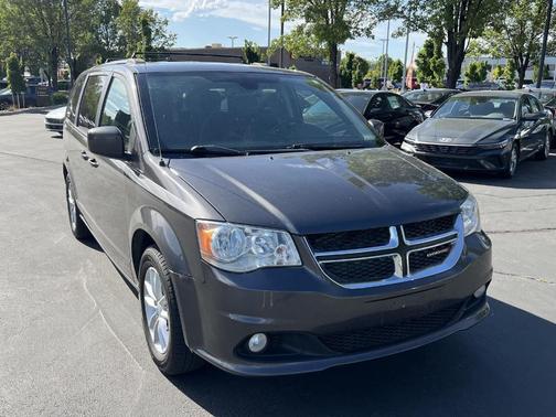 Granite Pearlcoat 2019 Dodge Grand Caravan SXT