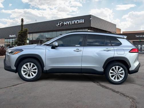 2022 Toyota Corolla Cross LE