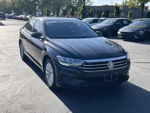 Black 2019 Volkswagen Jetta 1.4T S