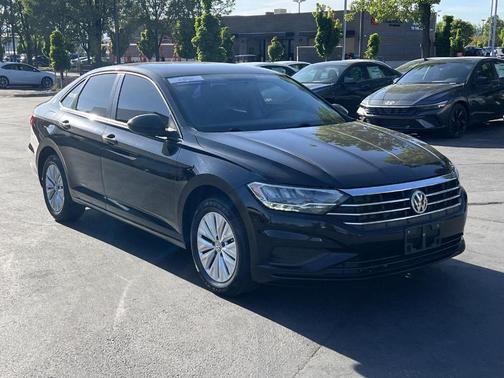 Black 2019 Volkswagen Jetta 1.4T S
