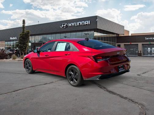 2021 Hyundai ELANTRA SEL