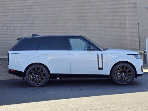 2025 Land Rover Range Rover P550e SE