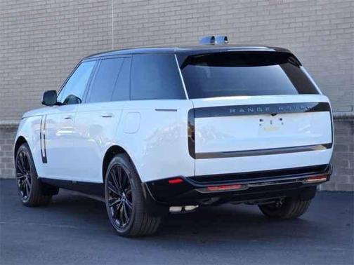 2025 Land Rover Range Rover P550e SE