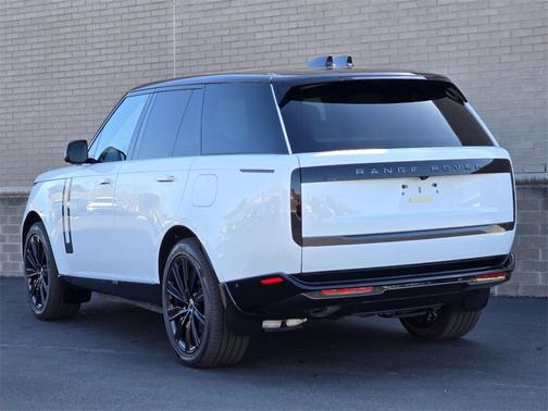 2025 Land Rover Range Rover P550e SE