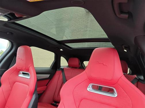 2026 Jaguar F-PACE P400 R-Dynamic S