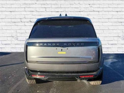 2025 Land Rover Range Rover P400 SE