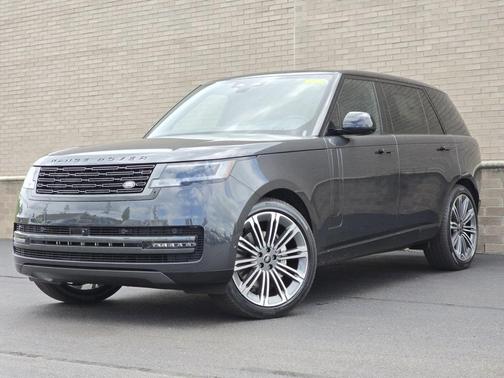 2025 Land Rover Range Rover P400 SE 7 Seat