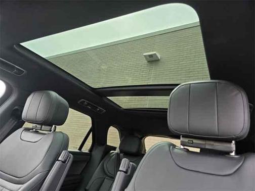 2025 Land Rover Range Rover Sport P360 SE