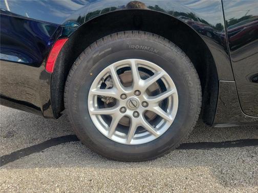 Diamond Black 2024 Chrysler Pacifica Touring-L