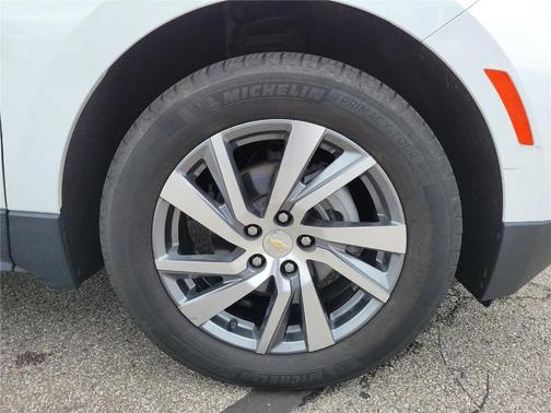 Summit White 2024 Chevrolet Equinox LT