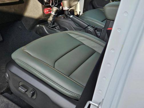 2025 Jeep Gladiator Mojave 4x4