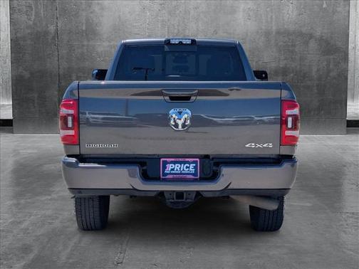 2019 RAM 2500 Big Horn Crew Cab 4x4 8' Box