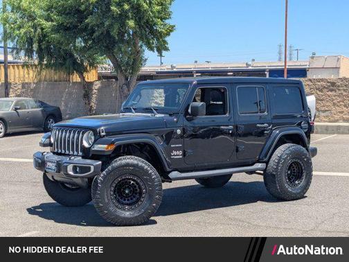 Black Clearcoat 2020 Jeep Wrangler Unlimited Sahara