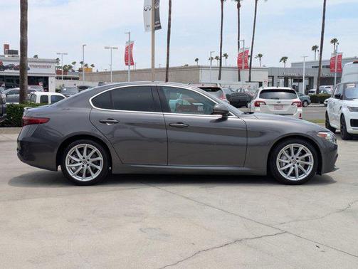 2019 Alfa Romeo Giulia Base