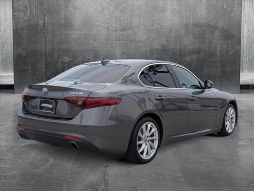 2019 Alfa Romeo Giulia Base