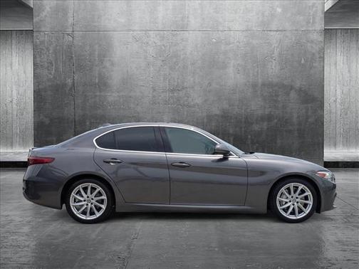 2019 Alfa Romeo Giulia Base