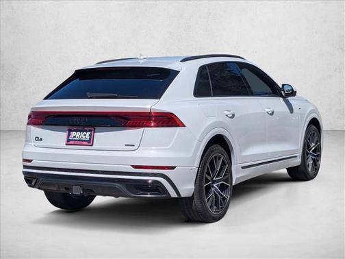 2022 Audi Q8 55 Premium Plus