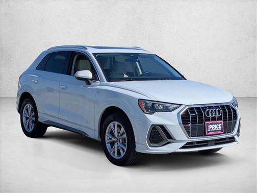 2022 Audi Q3 45 S line Premium