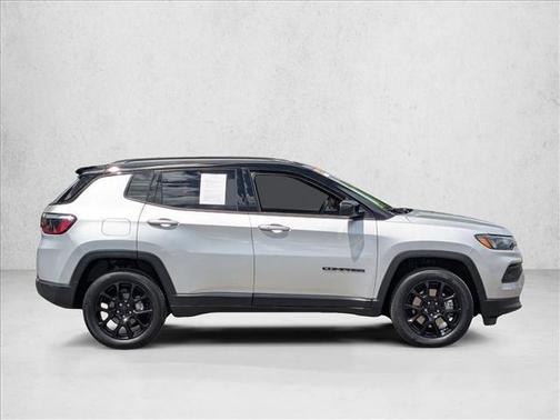 Silver Zynith Metallic Clearcoat 2024 Jeep Compass Latitude