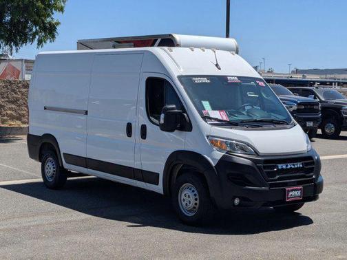 Bright White Clearcoat 2025 RAM ProMaster 2500 Tradesman