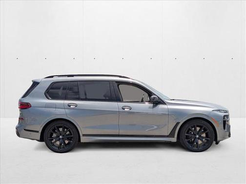 2024 BMW X7 M60i