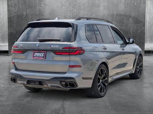 2024 BMW X7 M60i