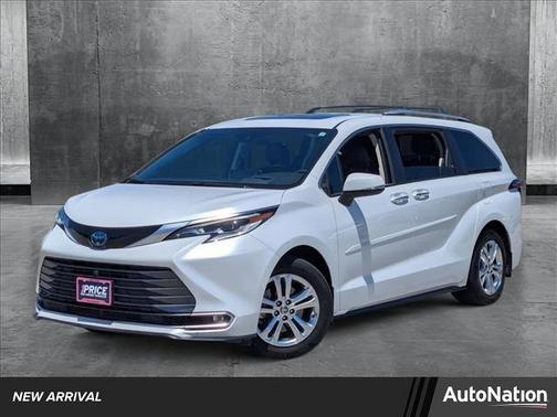 2022 Toyota Sienna Platinum 7 Passenger
