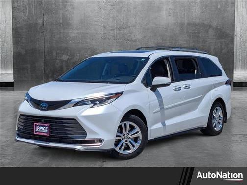 2022 Toyota Sienna Platinum 7 Passenger