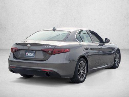 Vesuvio Gray Metallic 2020 Alfa Romeo Giulia Base