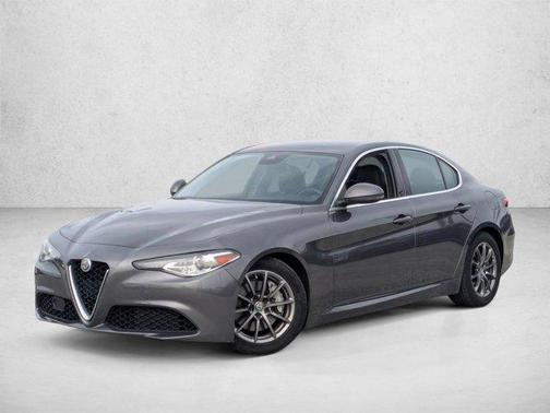 Vesuvio Gray Metallic 2020 Alfa Romeo Giulia Base