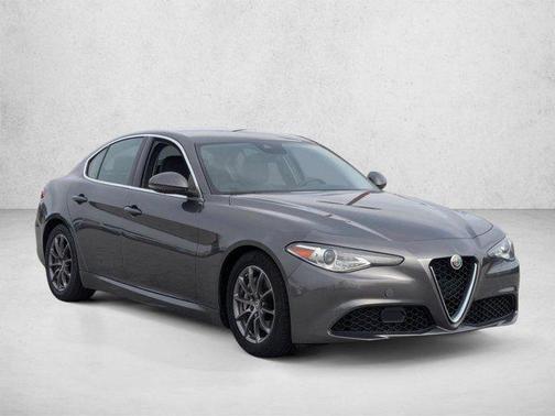 Vesuvio Gray Metallic 2020 Alfa Romeo Giulia Base