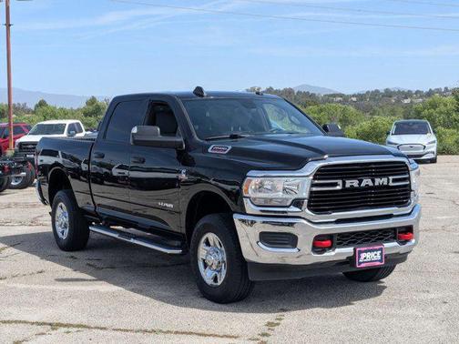 Diamond Black Crystal Pearlcoat 2021 RAM 2500 Big Horn Crew Cab 4x4 6'4' Box