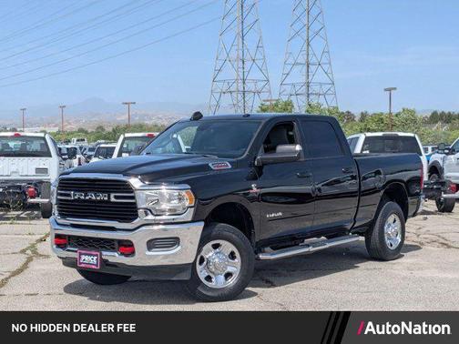 Diamond Black Crystal Pearlcoat 2021 RAM 2500 Big Horn Crew Cab 4x4 6'4' Box