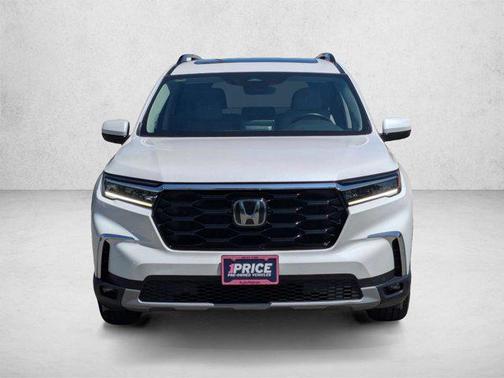 Platinum White Pearl 2023 Honda Pilot Touring 8-Passenger