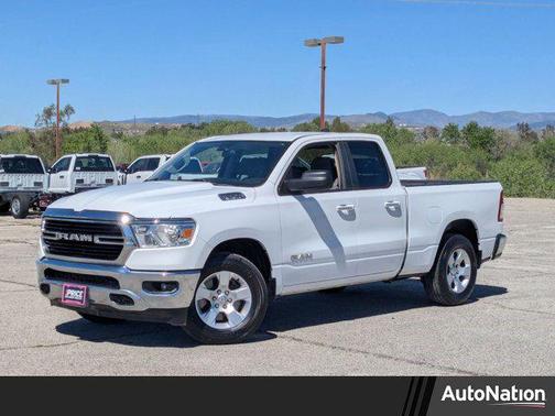 Bright White Clearcoat 2019 RAM 1500 Big Horn