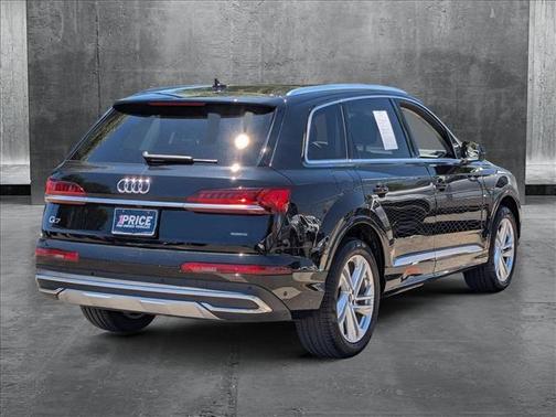 2023 Audi Q7 45 Premium