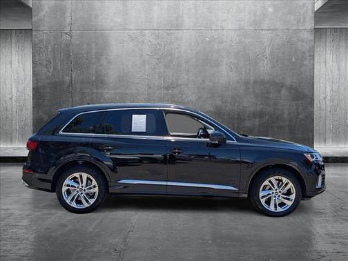 2023 Audi Q7 45 Premium