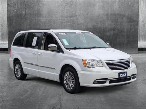 2015 Chrysler Town & Country Touring-L