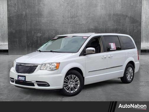 2015 Chrysler Town & Country Touring-L