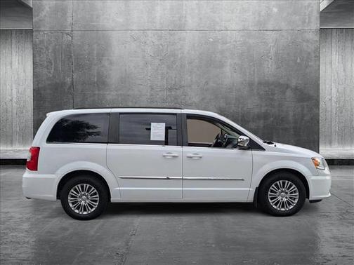 2015 Chrysler Town & Country Touring-L