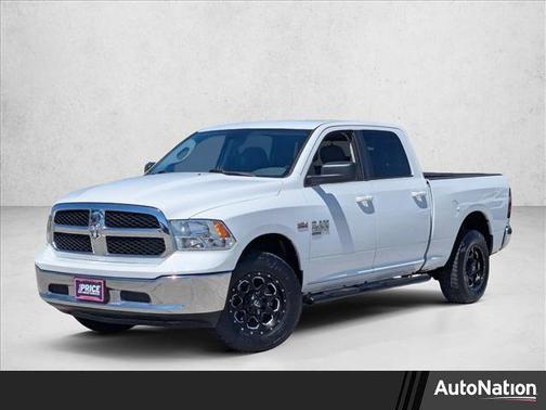 Bright White Clearcoat 2019 RAM 1500 SLT