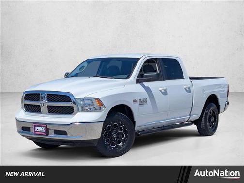 Bright White Clearcoat 2019 RAM 1500 SLT