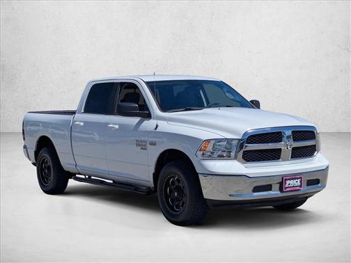Bright White Clearcoat 2019 RAM 1500 SLT