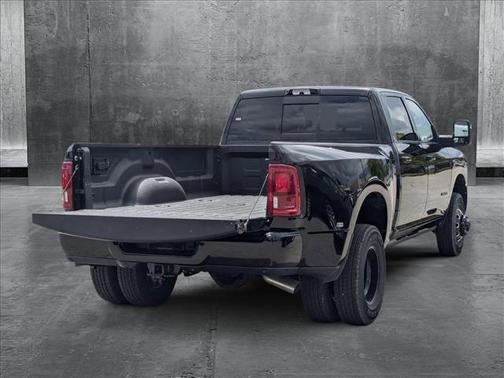 2025 RAM 3500 Laramie Crew Cab 4x4 8' Box