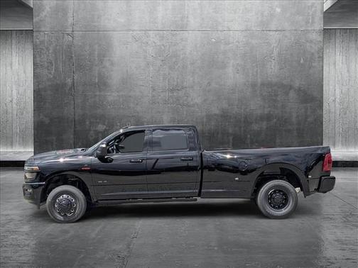2025 RAM 3500 Laramie Crew Cab 4x4 8' Box