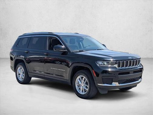 Diamond Black Crystal Pearlcoat 2023 Jeep Grand Cherokee L Laredo