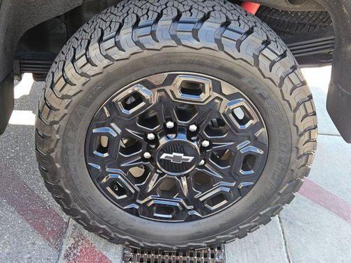 Black 2024 Chevrolet Silverado 2500 High Country