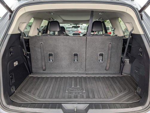 Ice Silver Metallic 2021 Subaru Ascent Limited 7-Passenger